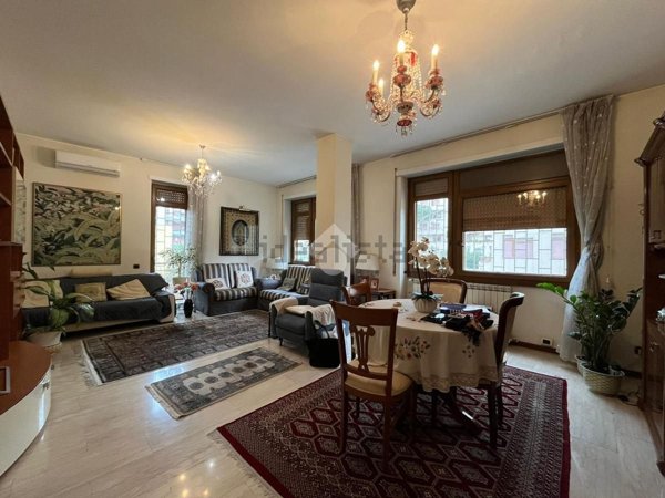 appartamento in vendita a Roma in zona Ardeatino