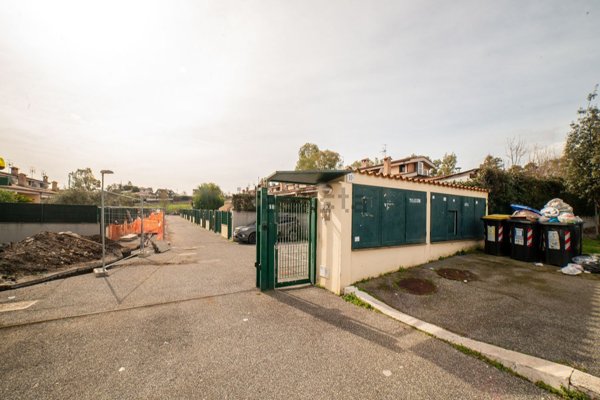 casa indipendente in vendita a Roma in zona Castelverde