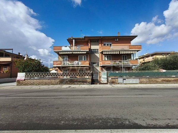 appartamento in vendita a Roma in zona Casal Morena
