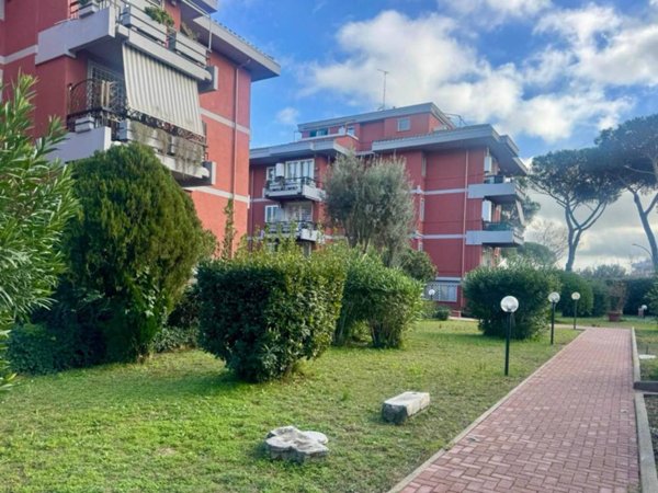 appartamento in vendita a Roma in zona Mostacciano