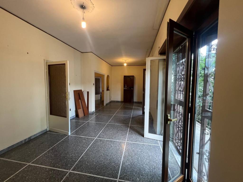 appartamento in vendita a Roma in zona Ostiense