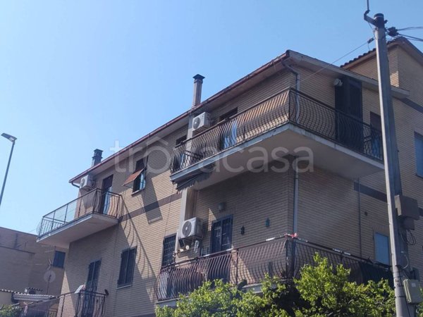appartamento in vendita a Roma in zona Torre Maura