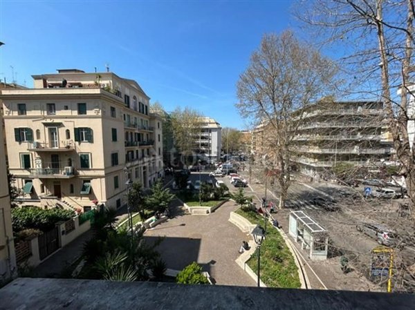 appartamento in vendita a Roma in zona Ostia