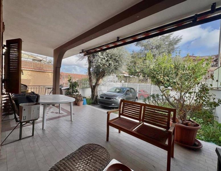 casa indipendente in vendita a Roma in zona Acilia