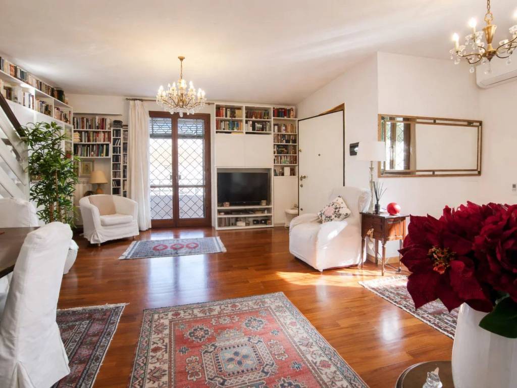 appartamento in vendita a Roma in zona Labaro