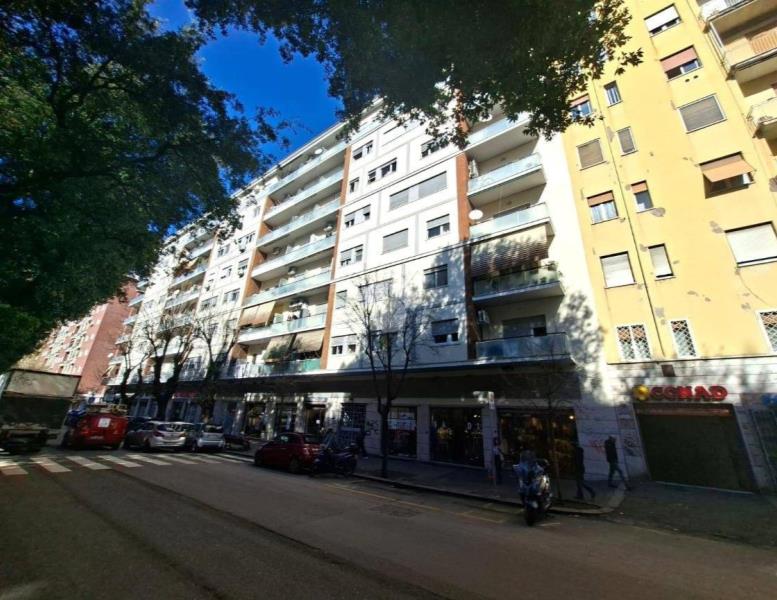 negozio in vendita a Roma in zona Portuense