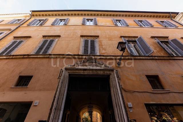 appartamento in vendita a Roma in zona Parione/Sant'Eustachio