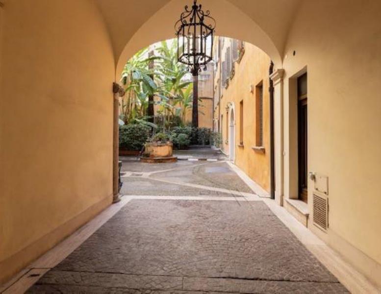 appartamento in vendita a Roma in zona Parione/Sant'Eustachio