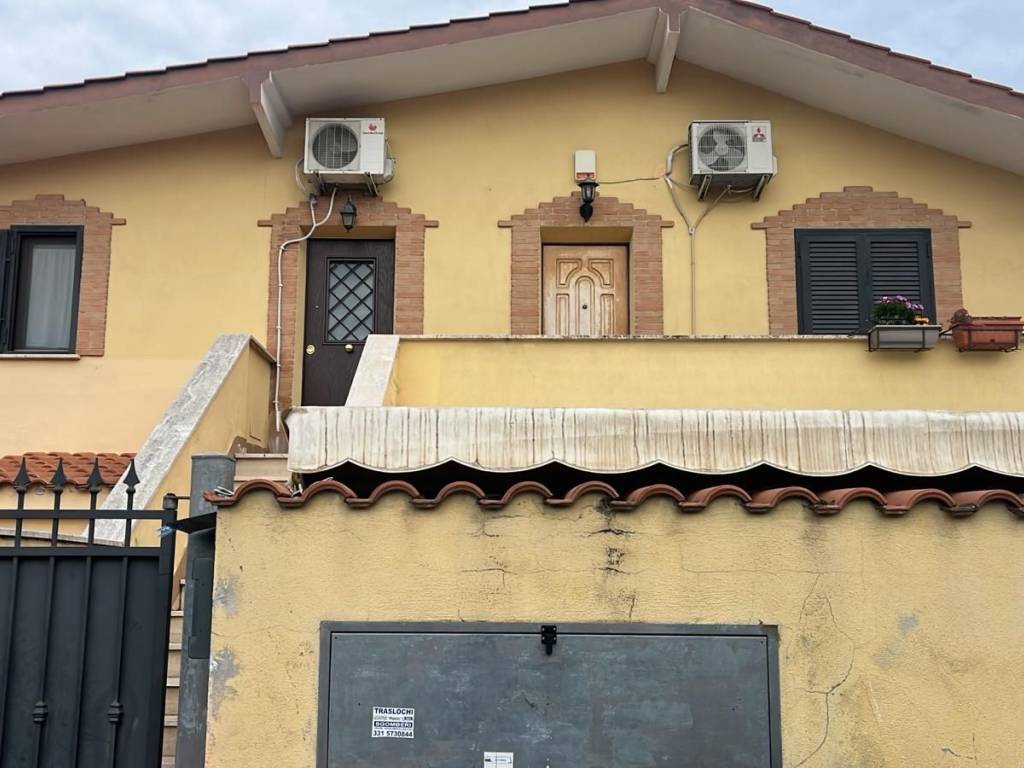 appartamento in vendita a Roma in zona Acilia