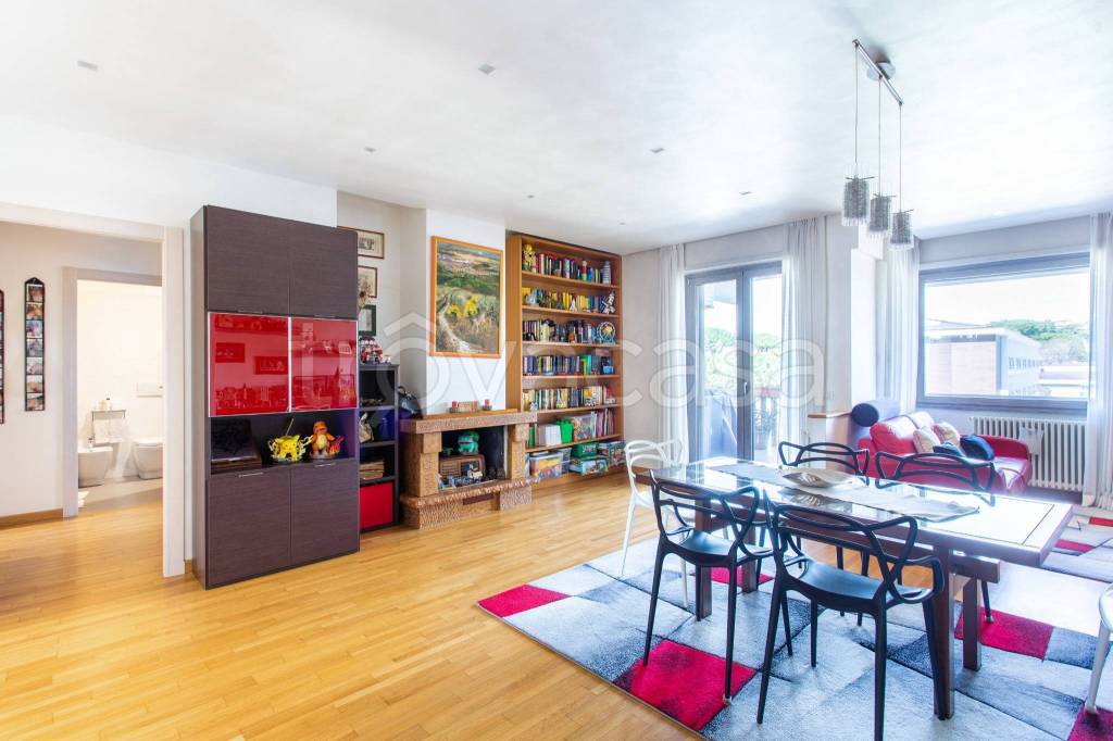 appartamento in vendita a Roma in zona EUR