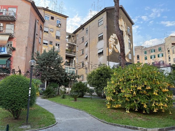 appartamento in vendita a Roma in zona Ostiense
