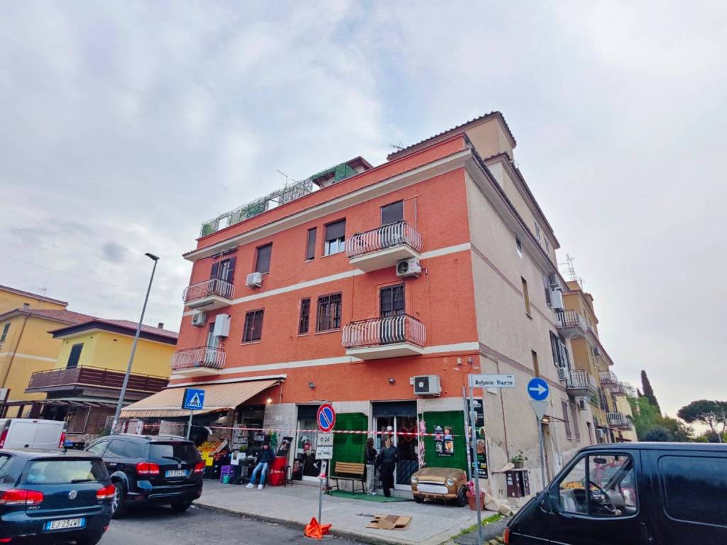 appartamento in vendita a Roma in zona Romanina