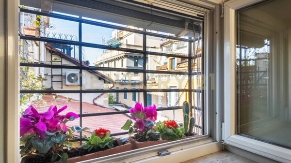 appartamento in vendita a Roma in zona Trevi-Colonna