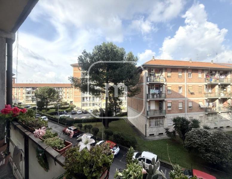 appartamento in vendita a Roma in zona Torre Spaccata
