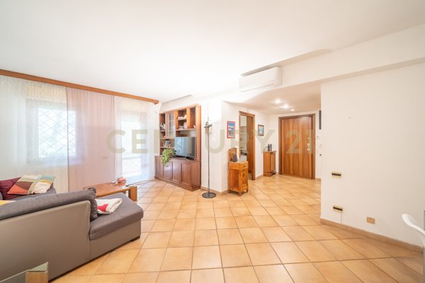 appartamento in vendita a Roma in zona Ponte Mammolo