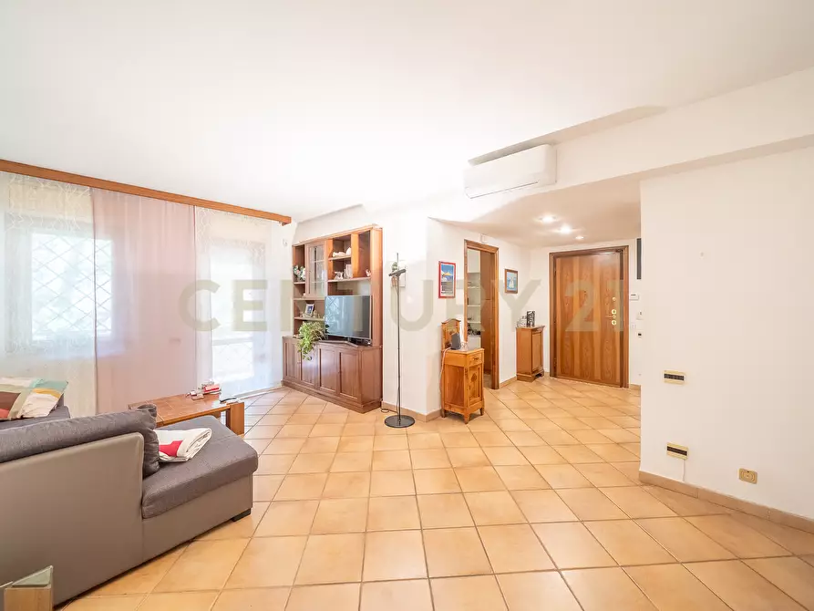 appartamento in vendita a Roma in zona Ponte Mammolo