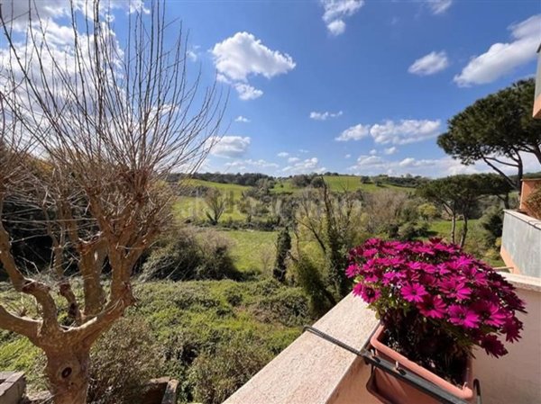 appartamento in vendita a Roma in zona Tor di Quinto