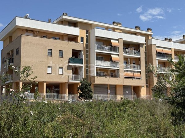 appartamento in vendita a Roma in zona Prenestino-Centocelle