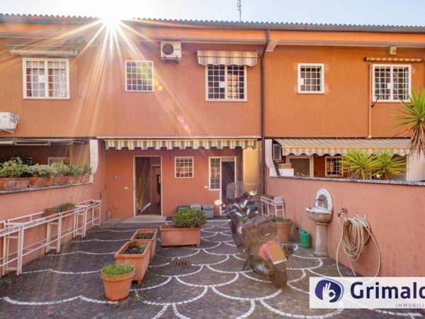 casa indipendente in vendita a Roma in zona Portuense