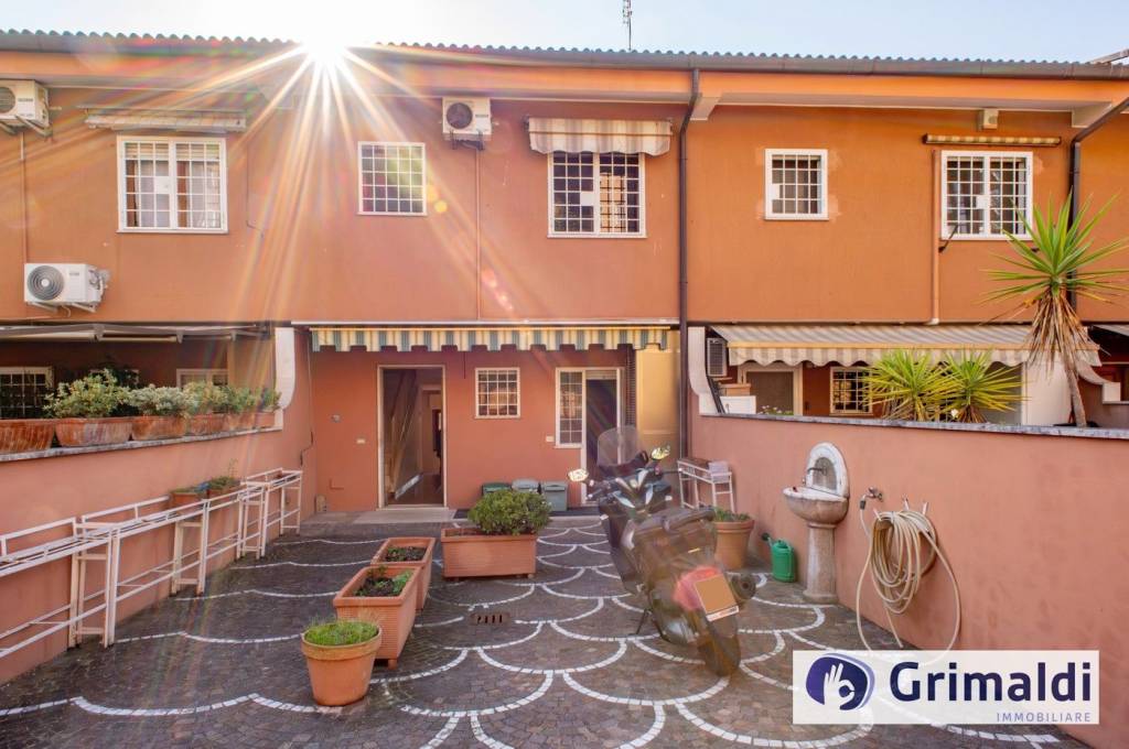 casa indipendente in vendita a Roma in zona Portuense