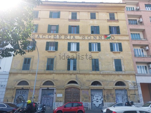 appartamento in vendita a Roma in zona Ostiense