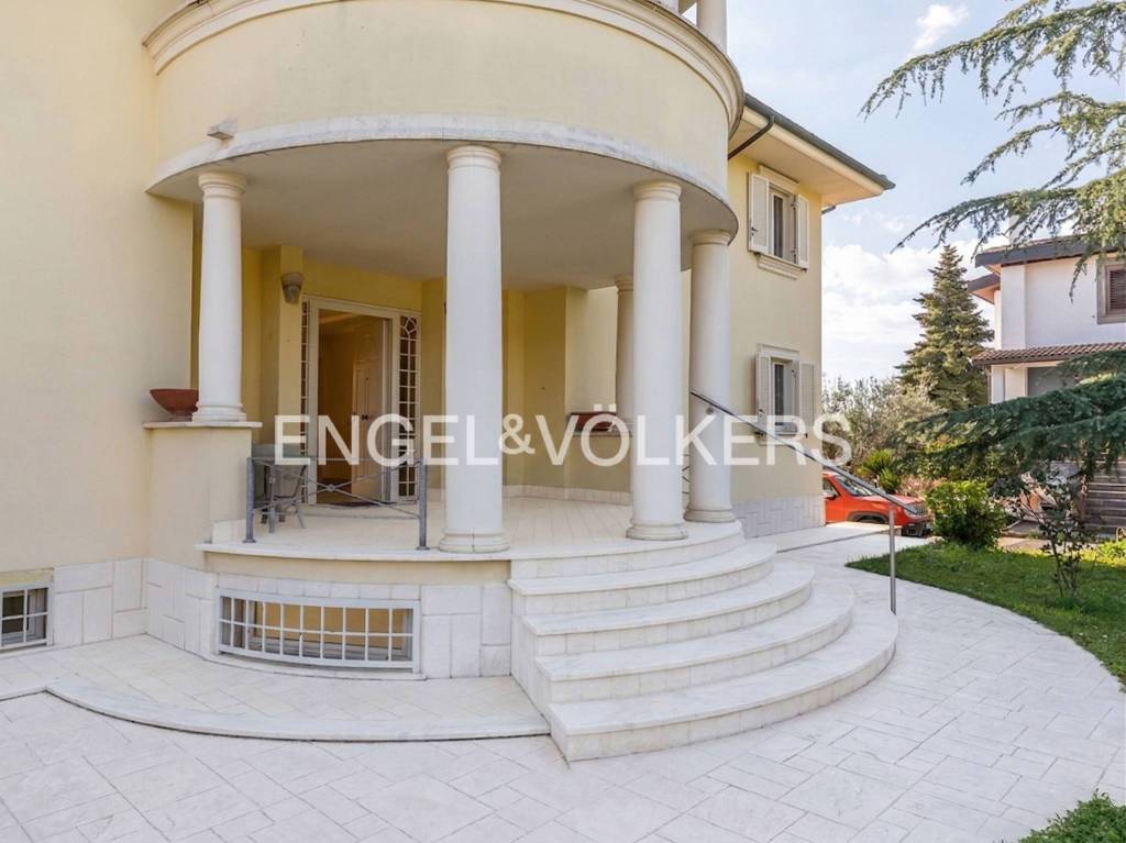 casa indipendente in vendita a Roma in zona Torre Gaia