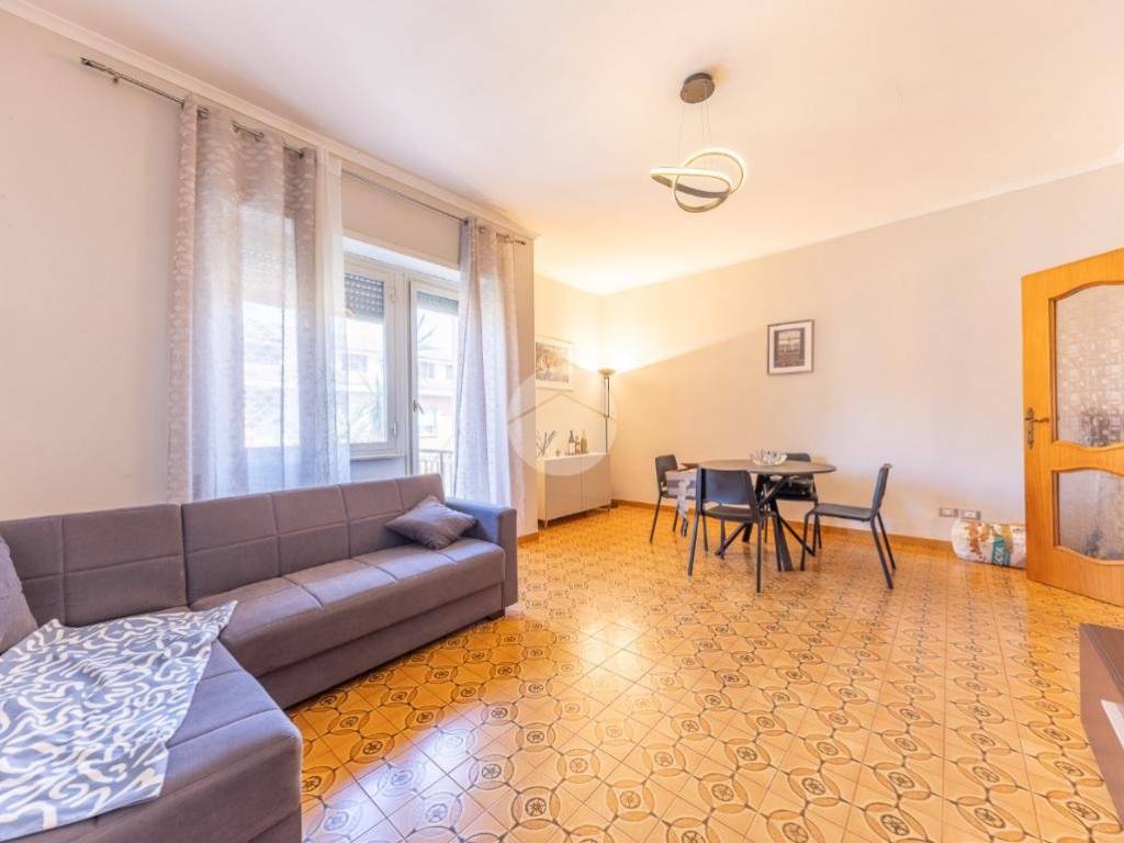 appartamento in vendita a Roma in zona Appio Claudio