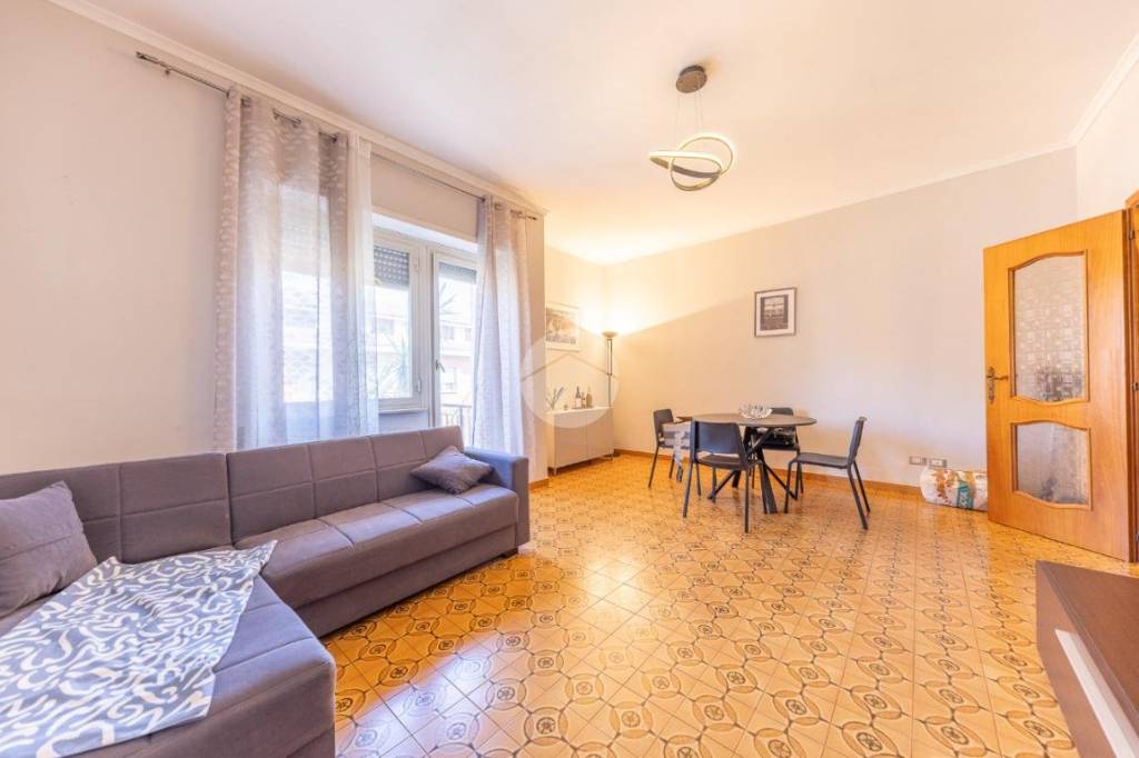 appartamento in vendita a Roma in zona Appio Claudio