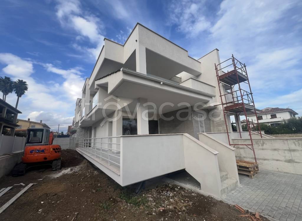 pentavano in vendita a Roma in zona Selva Candida