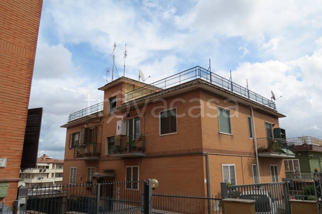 appartamento in vendita a Roma in zona Montespaccato