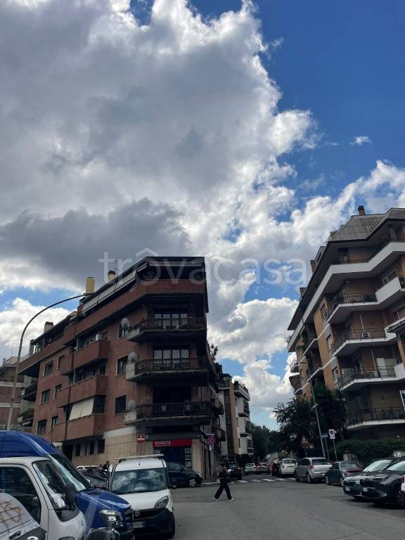 appartamento in vendita a Roma in zona Tor di Quinto