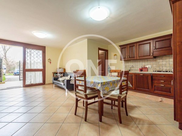 appartamento in vendita a Roma in zona Lunghezza