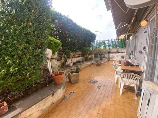 appartamento in vendita a Roma in zona Axa