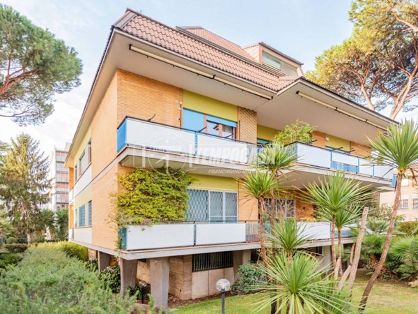appartamento in vendita a Roma in zona EUR