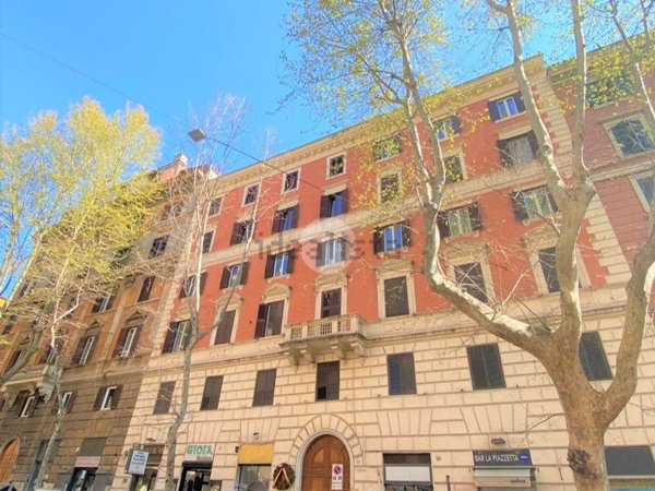 appartamento in vendita a Roma in zona Esquilino