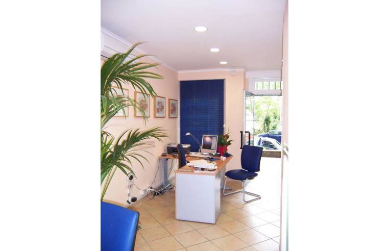 negozio in vendita a Roma in zona Mostacciano