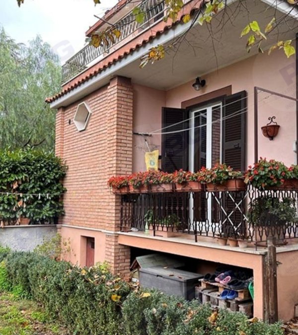 appartamento in vendita a Roma in zona Casal Morena