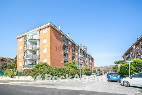 appartamento in vendita a Roma in zona Settecamini