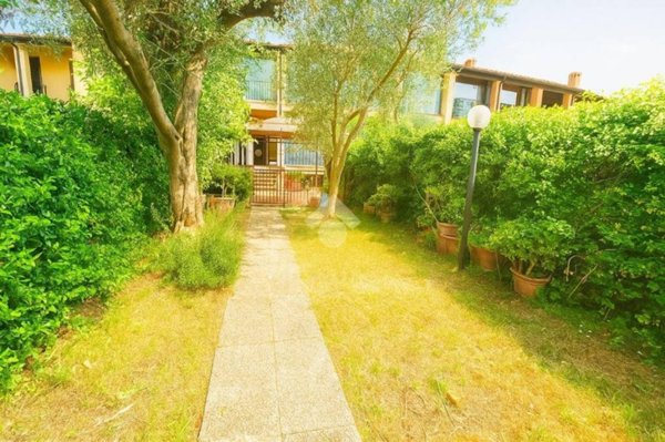 casa indipendente in vendita a Roma in zona Pantan Monastero