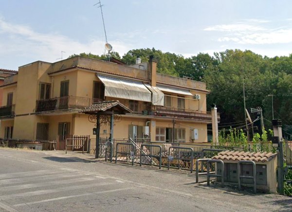 appartamento in vendita a Roma in zona Spinaceto