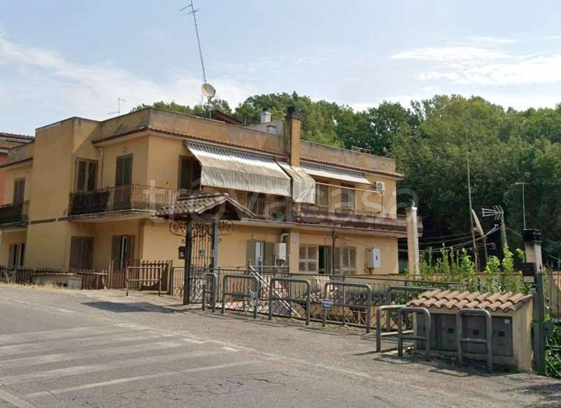 appartamento in vendita a Roma in zona Tor de' Cenci
