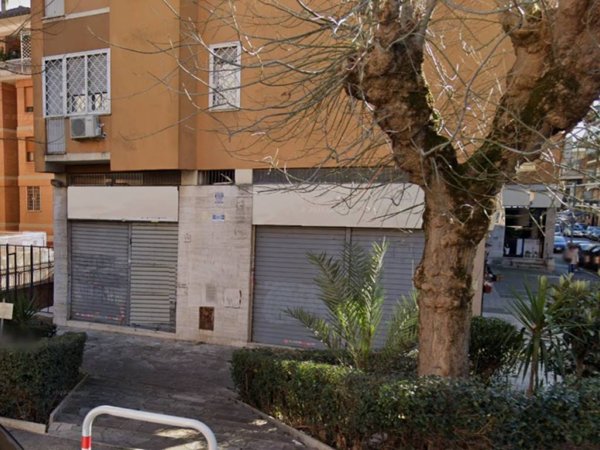 negozio in vendita a Roma in zona Monte Sacro/Talenti