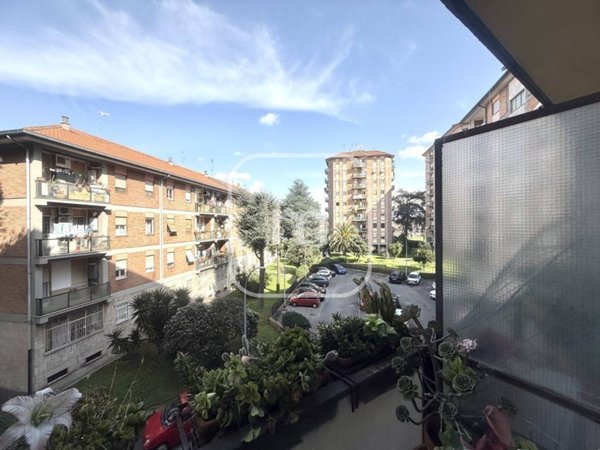 appartamento in vendita a Roma in zona Torre Spaccata