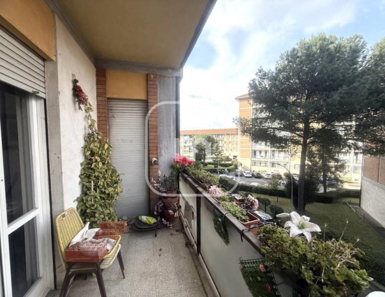 appartamento in vendita a Roma in zona Torre Spaccata