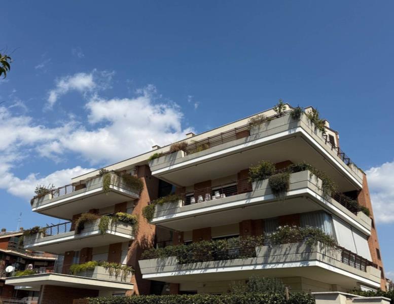 appartamento in vendita a Roma in zona Appio Claudio