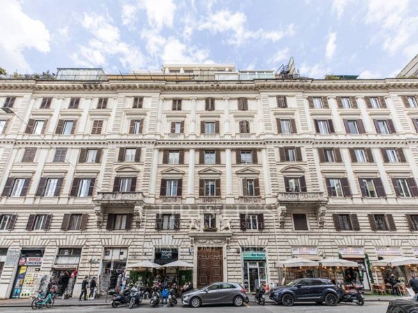 appartamento in vendita a Roma in zona Rione Monti/Campitelli