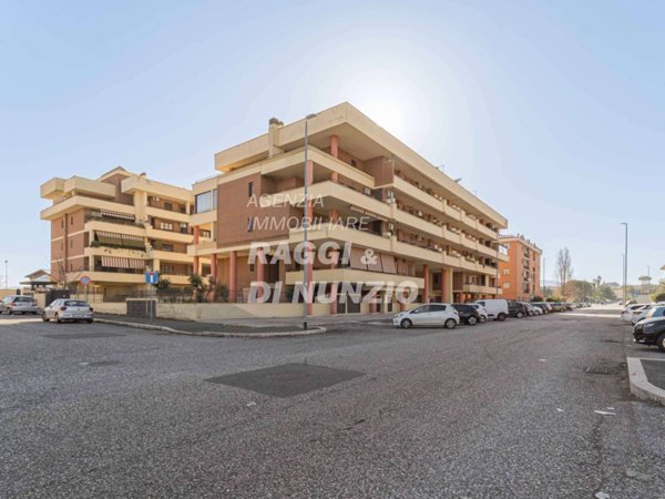appartamento in vendita a Roma in zona Borghesiana