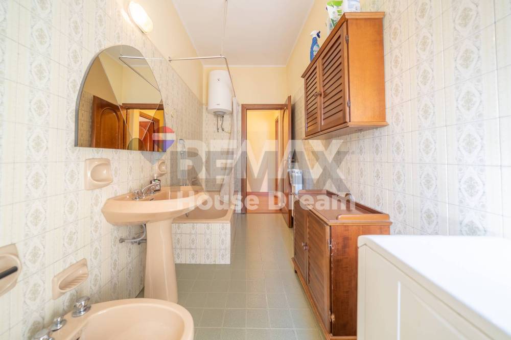 appartamento in vendita a Roma in zona Don Bosco