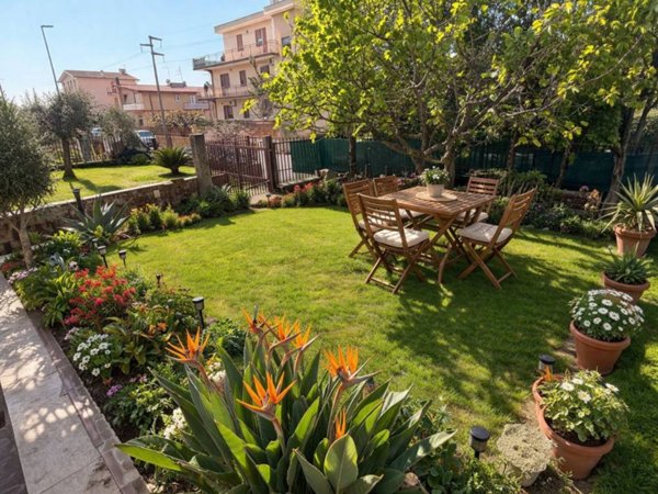 appartamento in vendita a Roma in zona Borghesiana