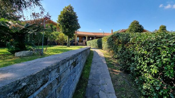 casa indipendente in vendita a Roma in zona Romanina